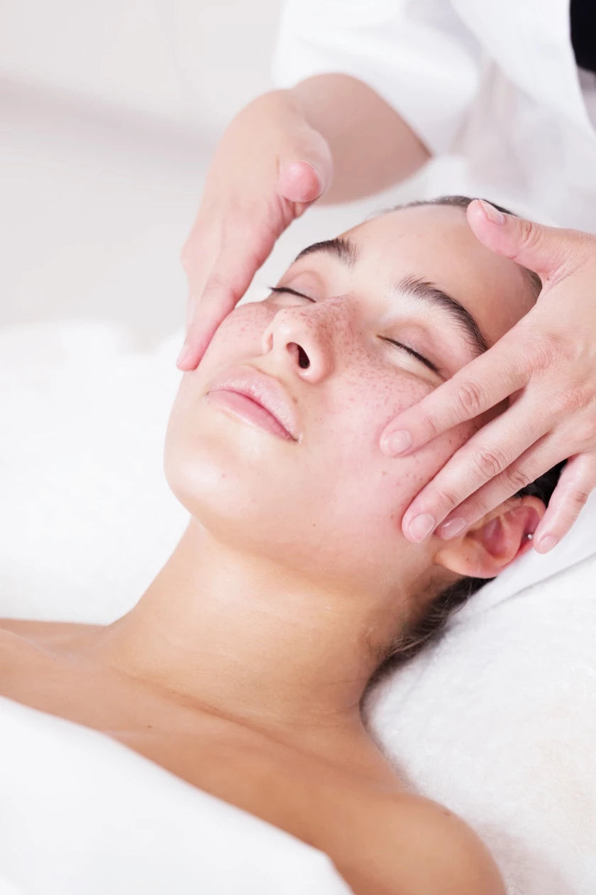 Vendôme Signature Facial + Peel